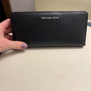 Micheal Kors travel Wallet